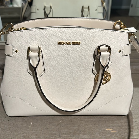 Michaels Kors bag - Picture 1 of 4